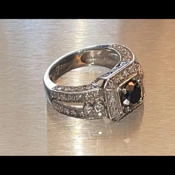 2.00cts Black & White diamond ring - Picture 8 of 15